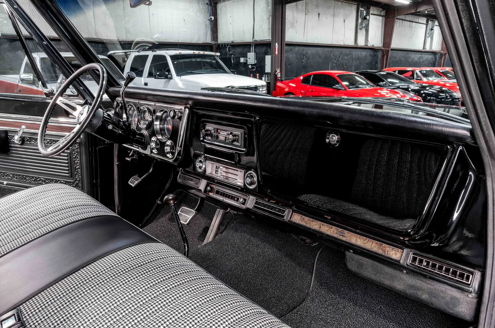 Factory Black 1970-Chevrolet-K10-Black-KE140Z129598-49.jpg